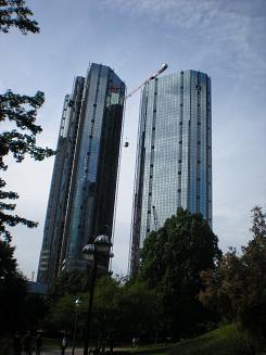 Deutsche Bank Türme im Sommer 2009